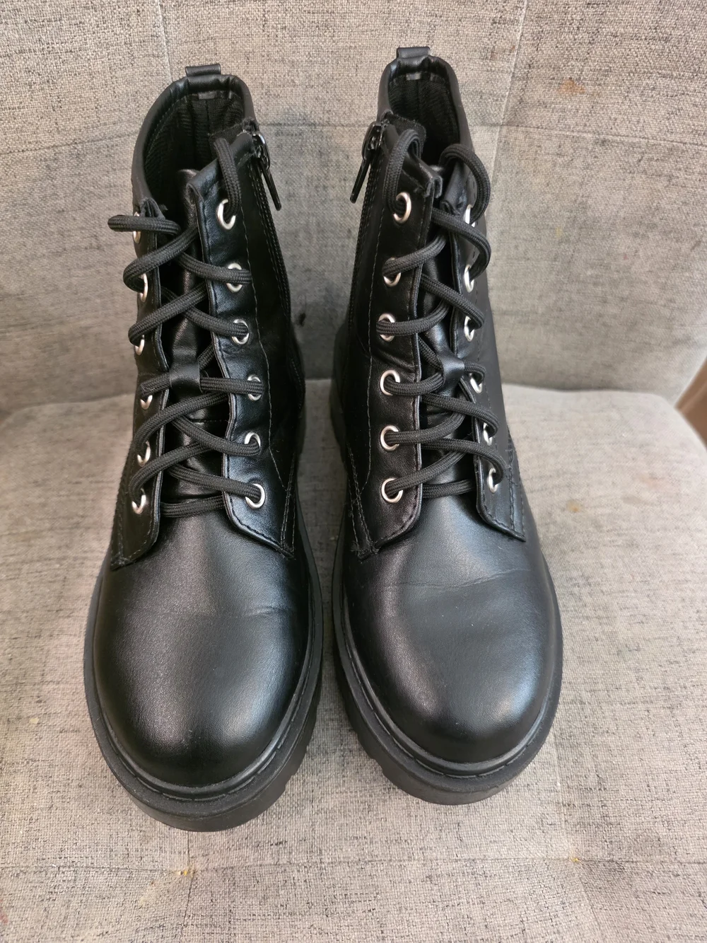 Unr8ed Kids Black Lace-Up Combat Boots Sz 4y